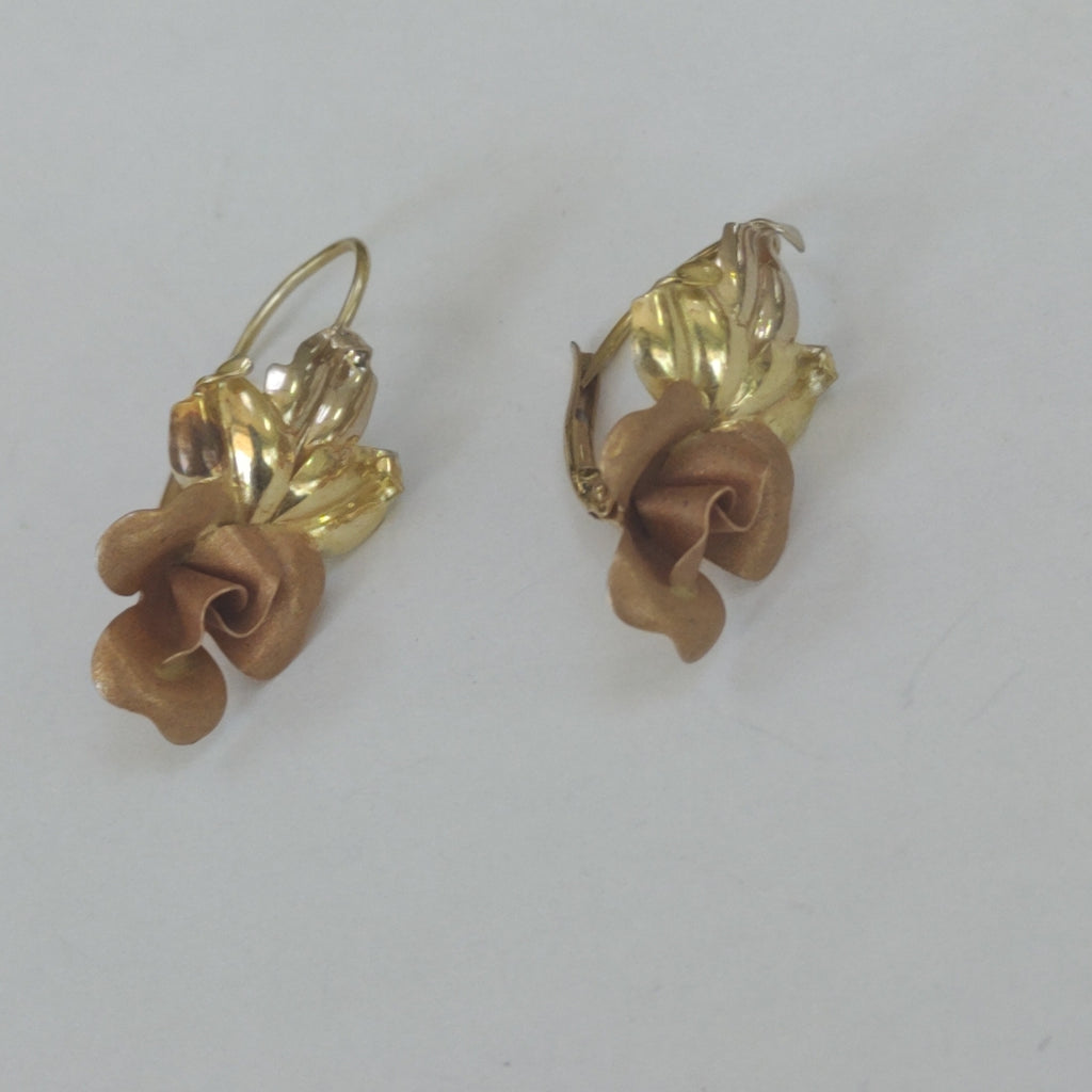 ARETES PAR ORO COMBINADO 14 K 3.9 GRMS (SEMINUEVO)
