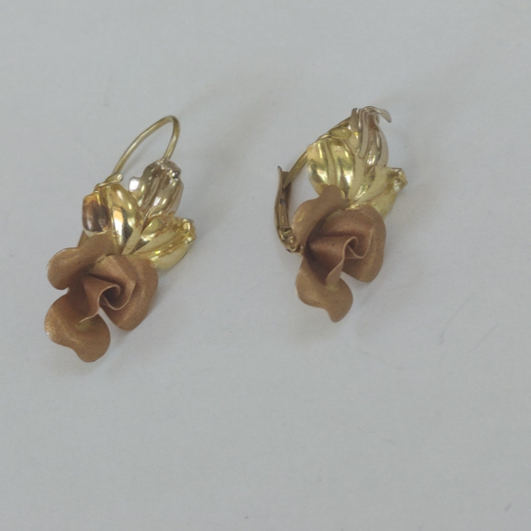 ARETES PAR ORO COMBINADO 14 K 3.9 GRMS (SEMINUEVO)