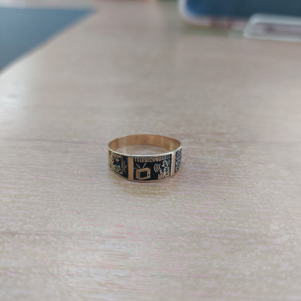 ANILLO DE GRADUACIÓN ORO 8 K 1.7 GRMS (SEMINUEVO)