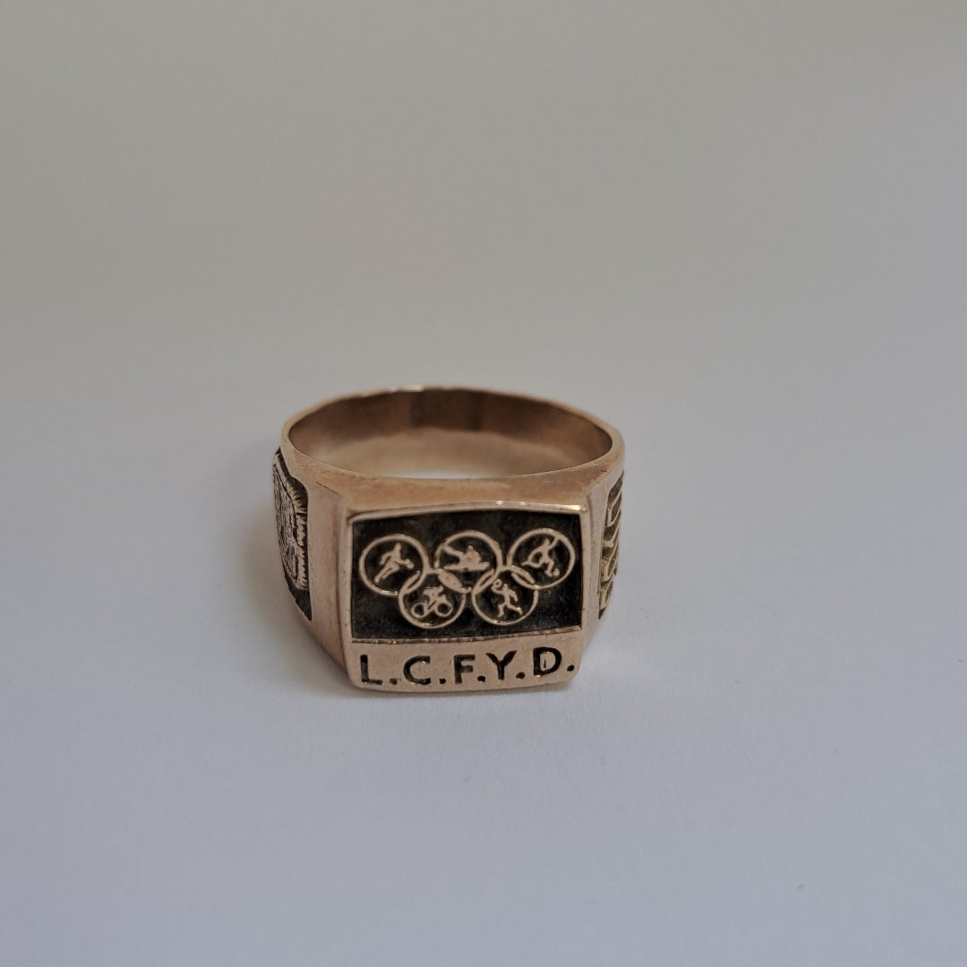 ANILLO CONMEMORATIVO ORO 8 K 8.6 GRMS (SEMINUEVO)