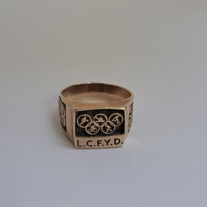 ANILLO CONMEMORATIVO ORO 8 K 8.6 GRMS (SEMINUEVO)