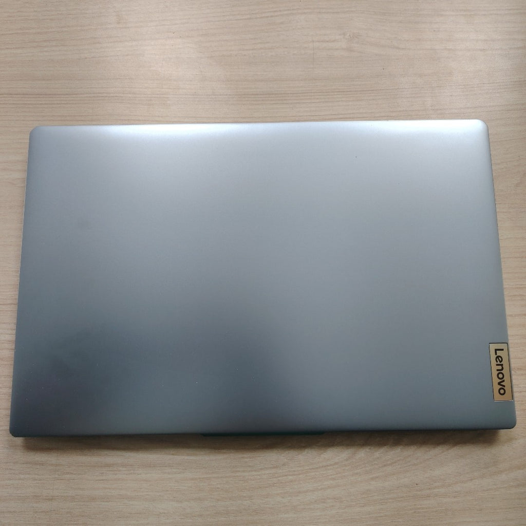 LAPTOP LENOVO IDEAPAD SLIM 3 15IRU8 (2025) 512 GB SSD 8 GB RAM (SEMINUEVO)