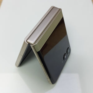 CELULAR MOTOROLA MOTO RAZR 50 XT2453-2 (2024) 512 GB 12 GB RAM