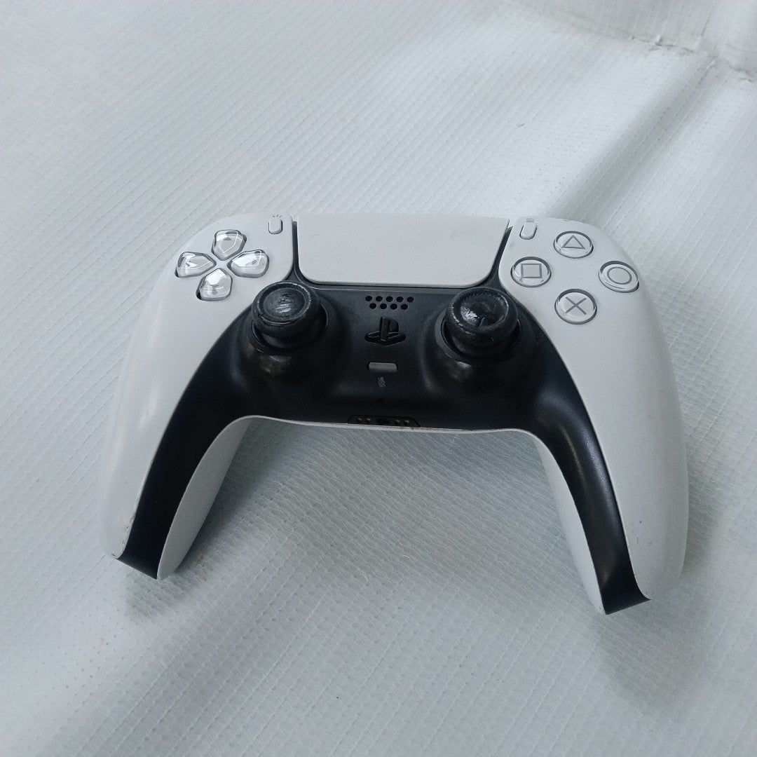 CONSOLA DE VIDEOJUEGO SONY PS5 825 SSD (SEMINUEVO)