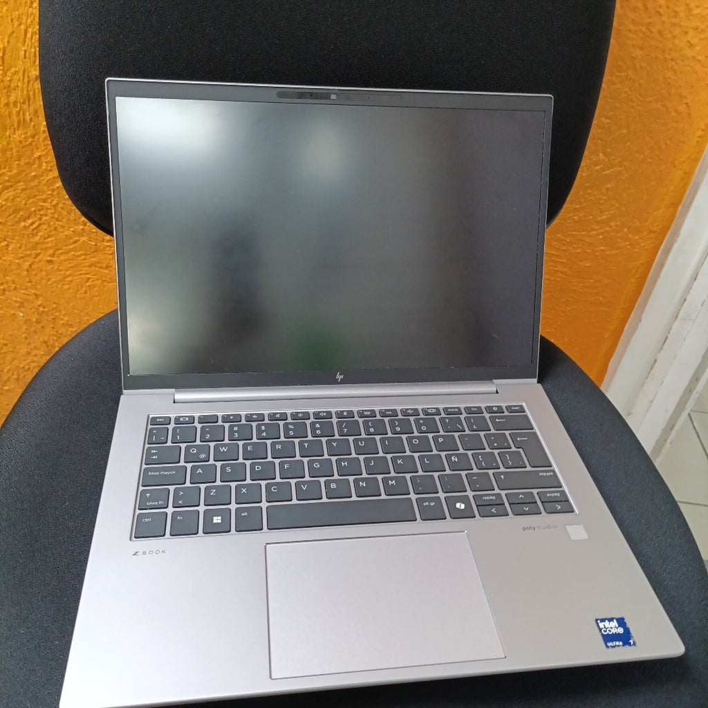 LAPTOP HP ZBOOK FIREFLY 14 G11 (2024) 512 GB SSD 16 GB RAM (SEMINUEVO)
