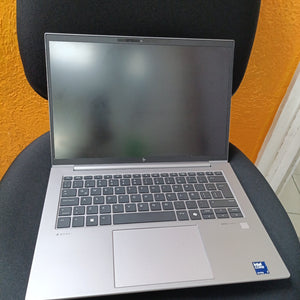 LAPTOP HP ZBOOK FIREFLY 14 G11 (2024) 512 GB SSD 16 GB RAM (SEMINUEVO)