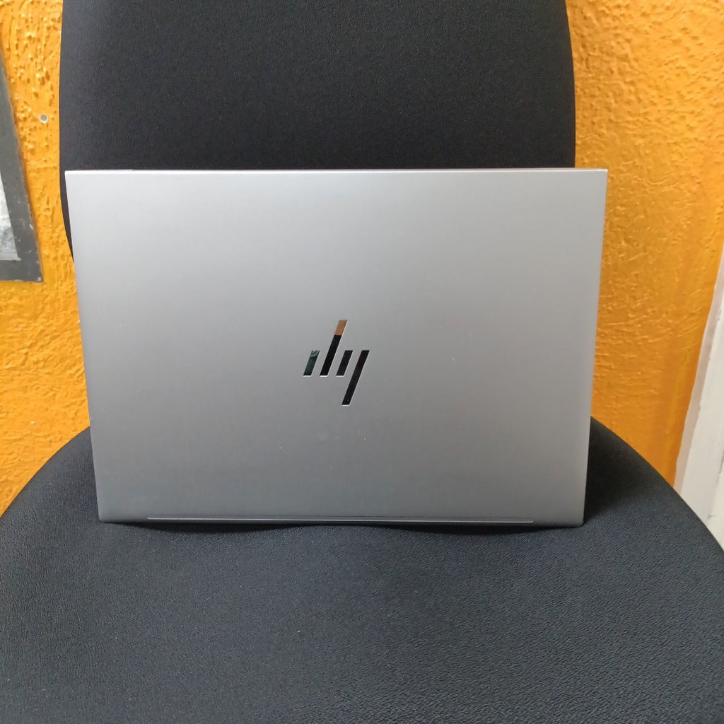 LAPTOP HP ZBOOK FIREFLY 14 G11 (2024) 512 GB SSD 16 GB RAM (SEMINUEVO)