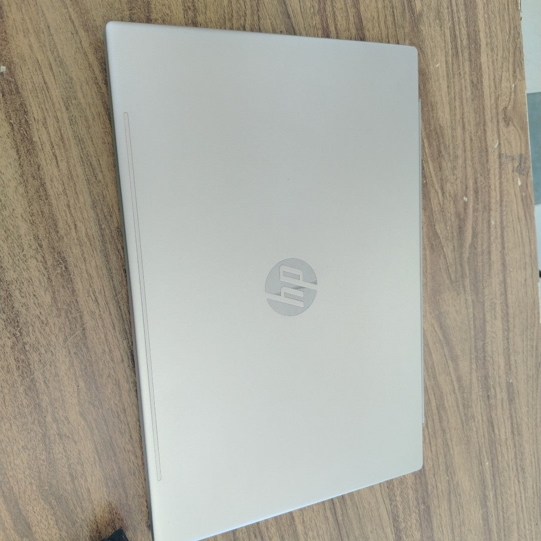 LAPTOP HP PAVILION 15-CW1012LA (2023) 1 TB + 128 GB SSD 12 GB RAM (SEMINUEVO)