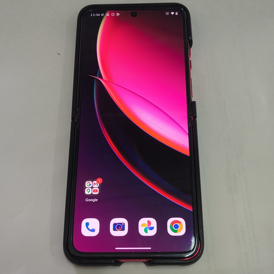 CELULAR MOTOROLA RAZR+ XT2321-3 (2023) 256 GB 8 GB RAM (SEMINUEVO)
