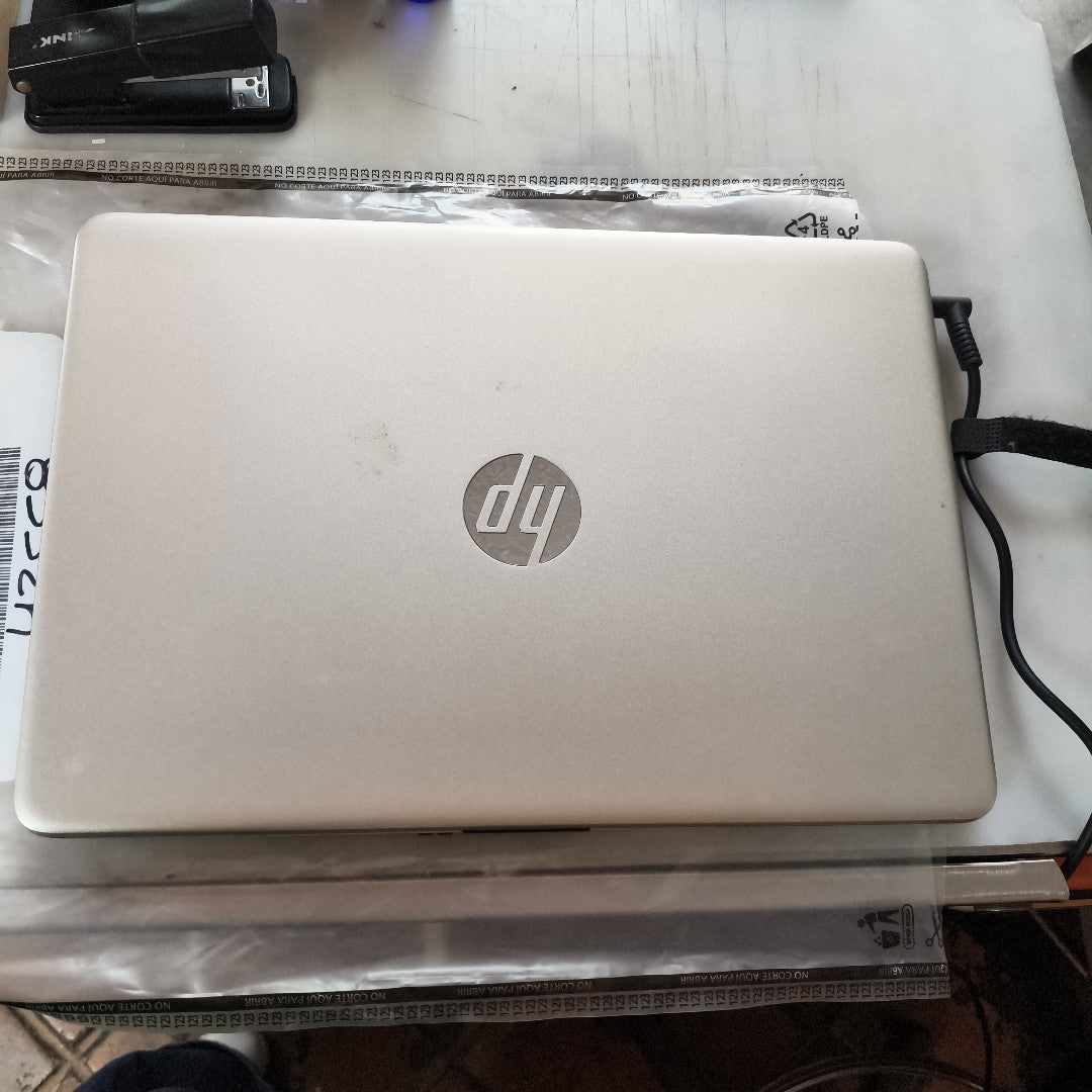LAPTOP HP 14-DQ2502LA (2022) 256 GB SSD 8 GB RAM (SEMINUEVO)