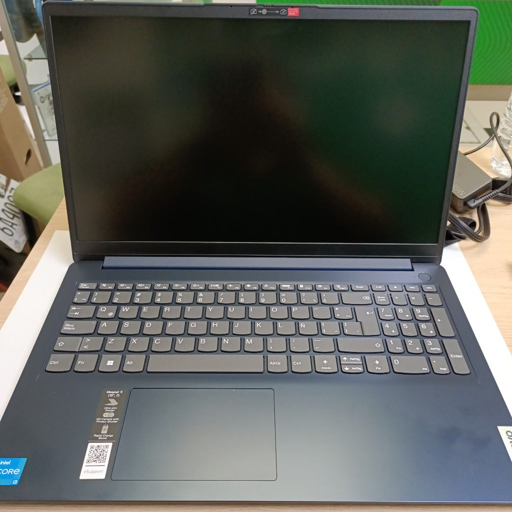LAPTOP LENOVO IDEAPAD 1 15IAU7 (2024) 1 TB SSD 8 GB RAM (SEMINUEVO)