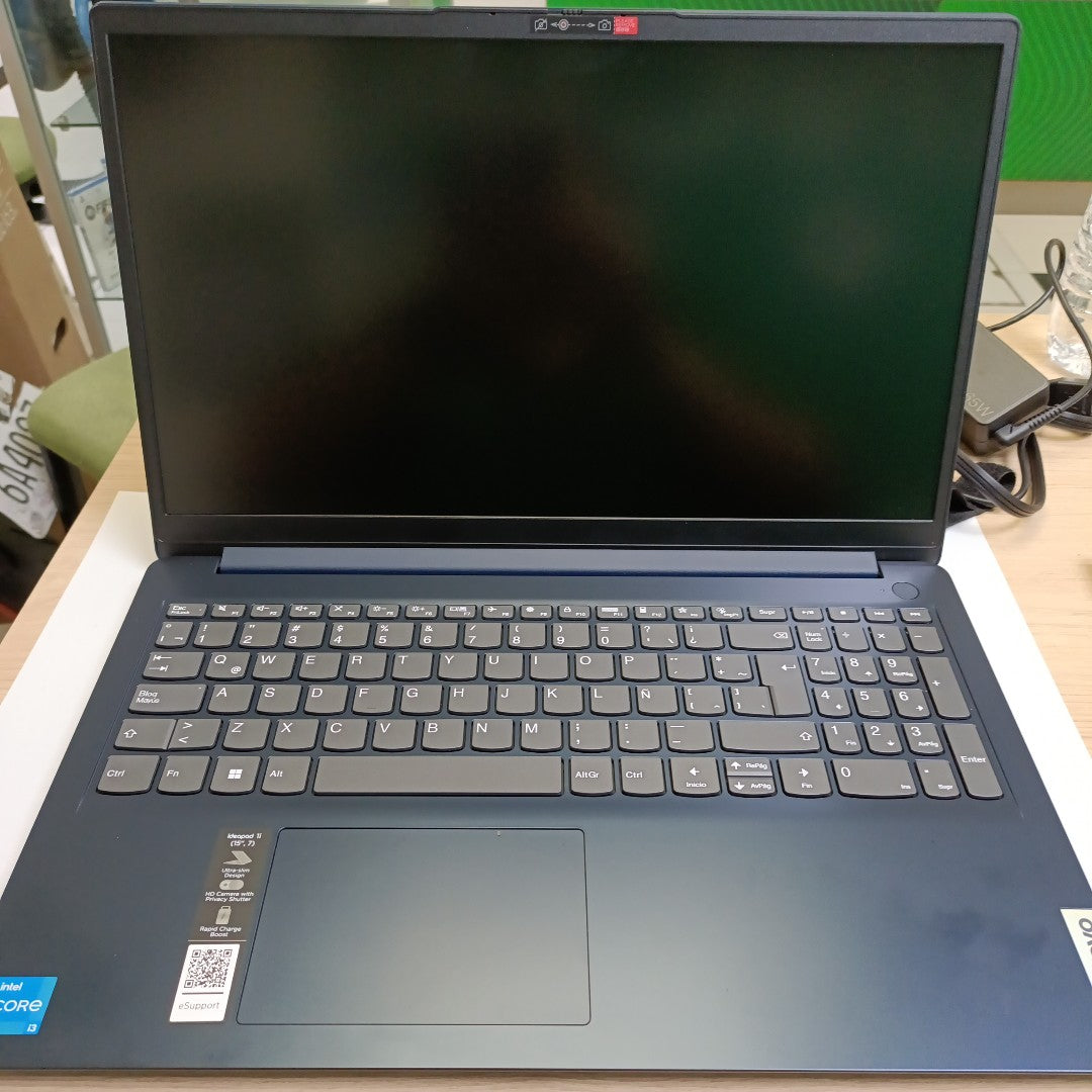 LAPTOP LENOVO IDEAPAD 1 15IAU7 (2024) 1 TB SSD 8 GB RAM (SEMINUEVO)