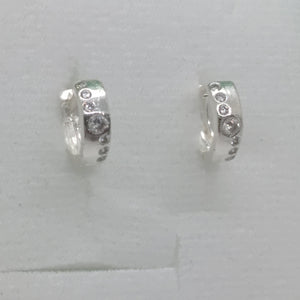 ARRACADAS C/CIRCONIAS PLATA .925 2.4 GR (NUEVO)