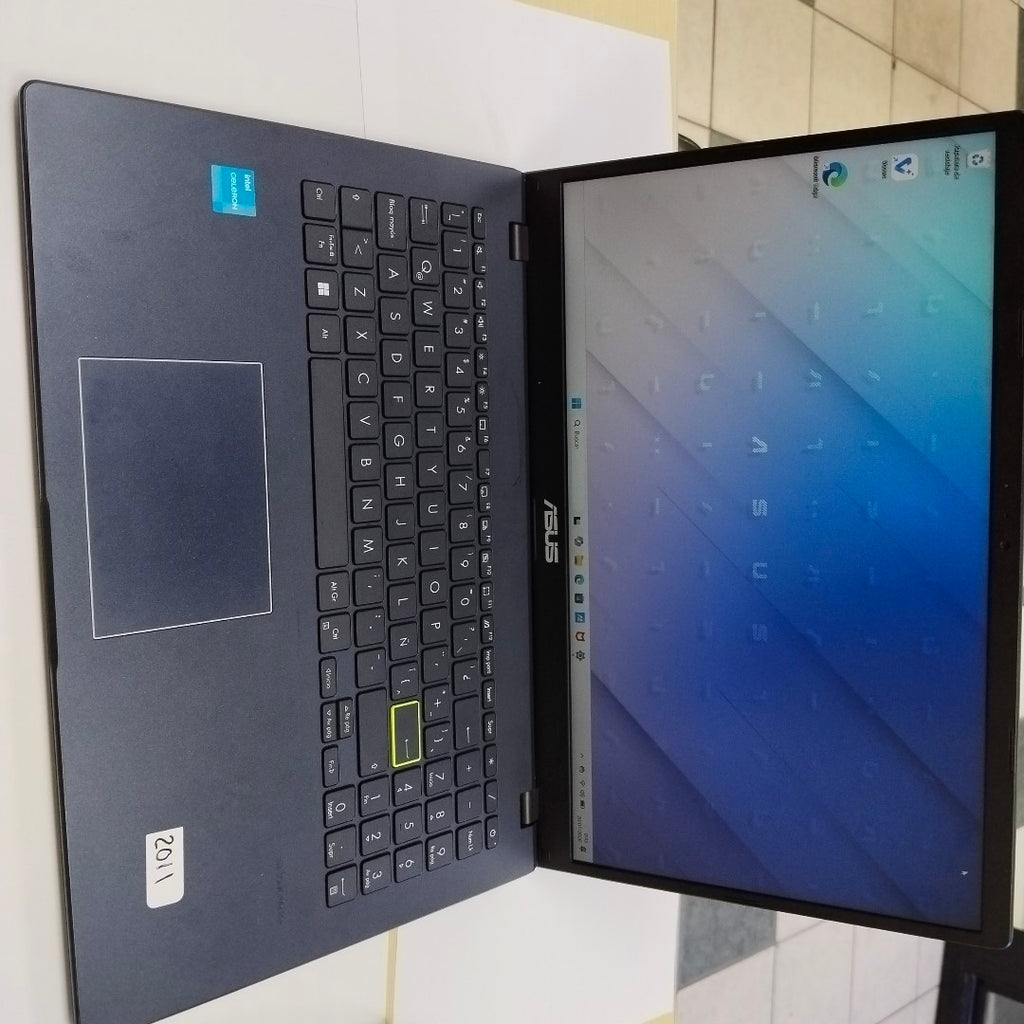 LAPTOP ASUS VIVOBOOK GO 15 E510KA-BQ1183W (2025) 128 GB SSD 4 GB RAM (SEMINUEVO)
