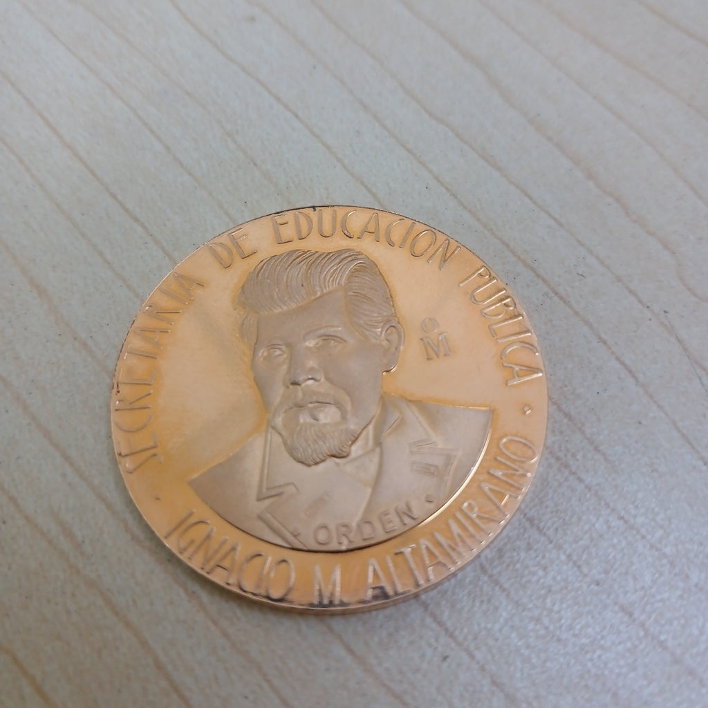 MEDALLA CONMEMORATIVA ORO 21 K 42,00 GRMS (SEMINUEVO)