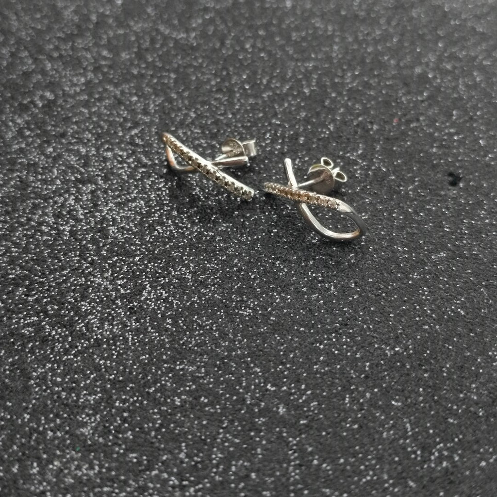 BROQUELES PAR ORO, ORO BLANCO 14 K 1.7 GRMS (SEMINUEVO)