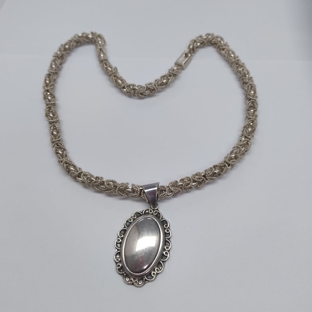 BROQUELES PAR,GARGANTILLA PLATA 125,50 GRMS (SEMINUEVO)