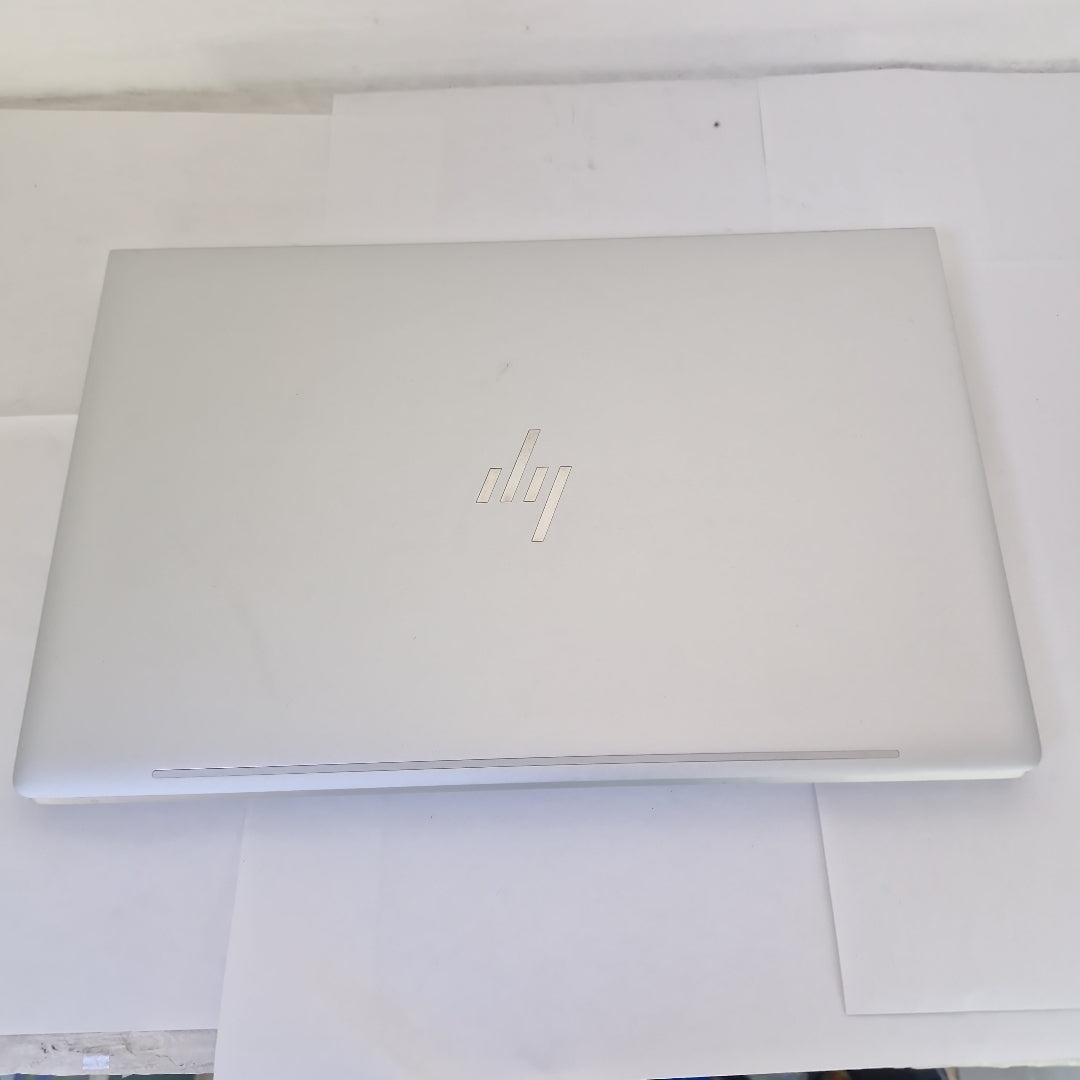 LAPTOP HP ELITEBOOK 640 G9 (2023) 256 GB SSD 16 GB RAM (SEMINUEVO)