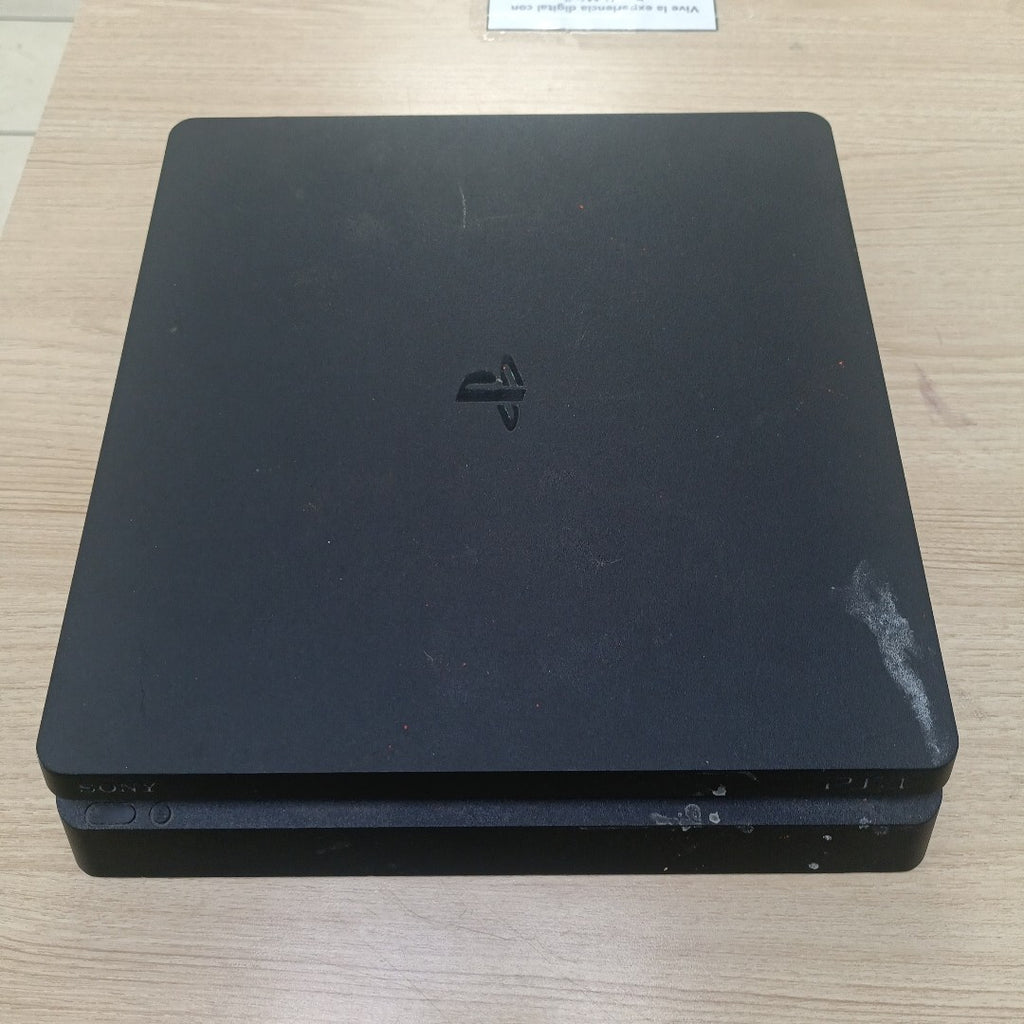 CONSOLA DE VIDEOJUEGO SONY PS4 SLIM 1 TB (SEMINUEVO)