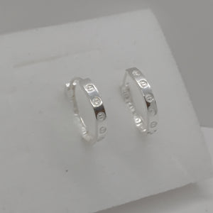 ARETES ARRACADAS FIG TORNILLOS PLATA .925 2.63 GR (NUEVO)