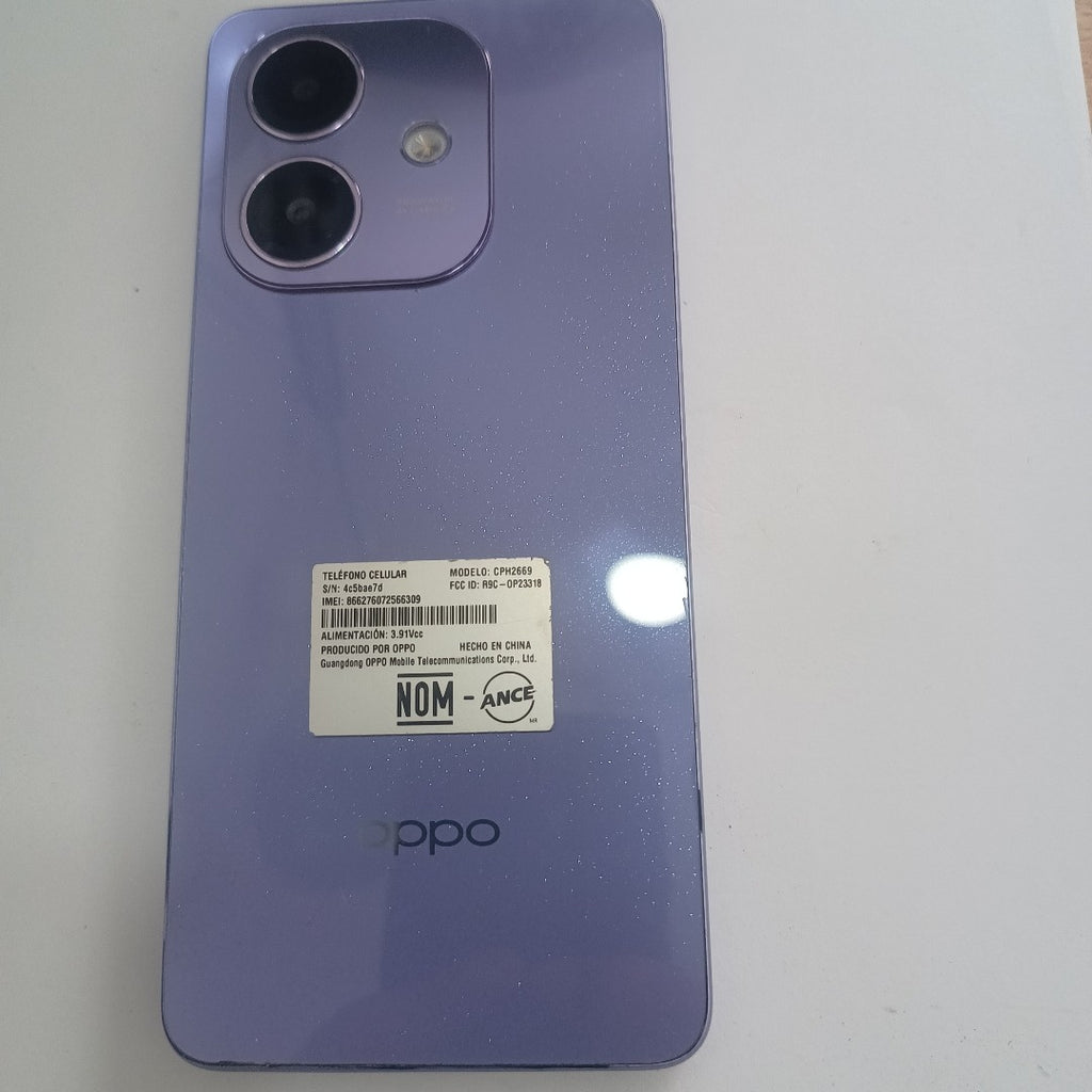 CELULAR OPPO A40 CPH2669 (2024) 256 GB 4 GB RAM (SEMINUEVO)