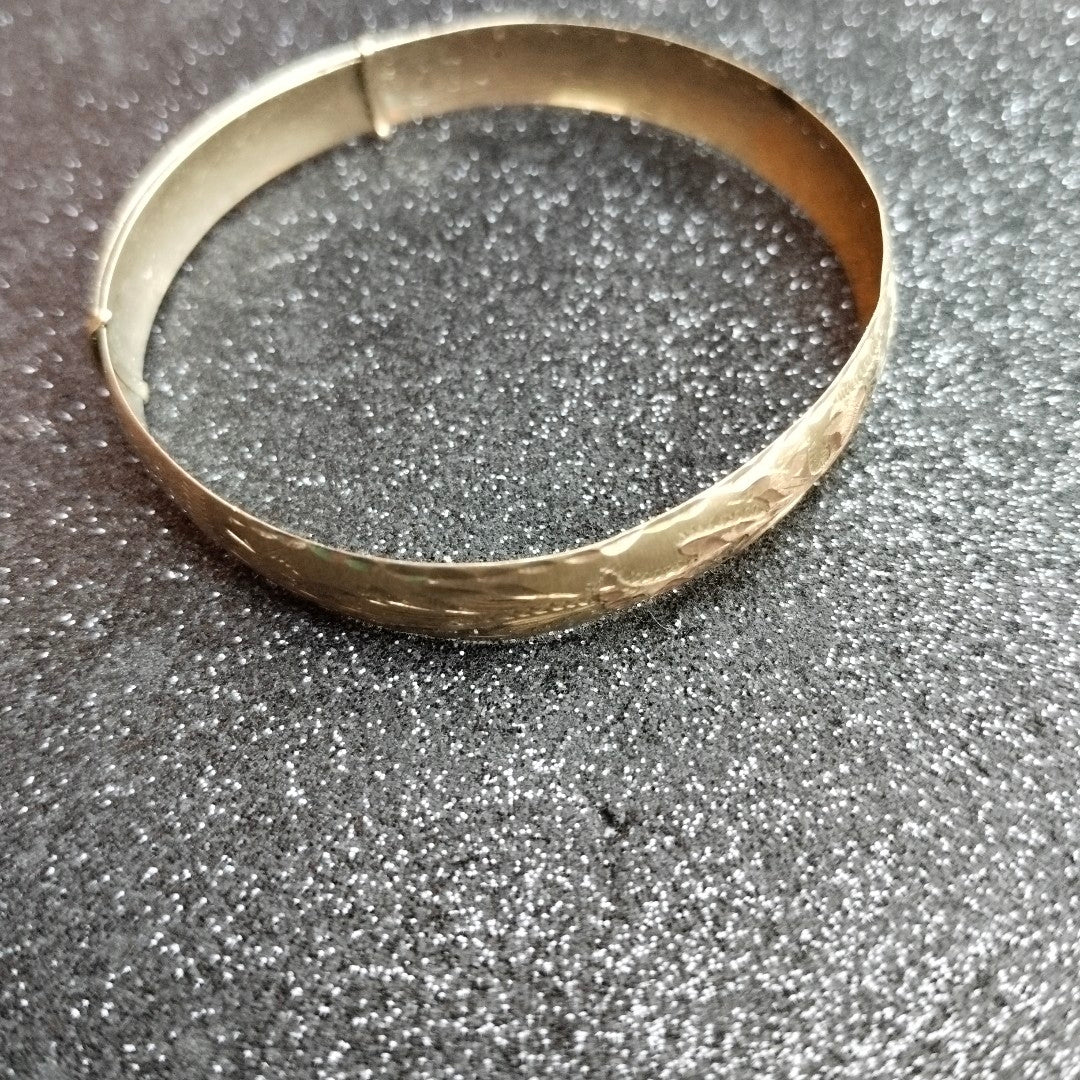 PULSERA RIGIDA ORO 10 K 7.8 GRMS (SEMINUEVO)