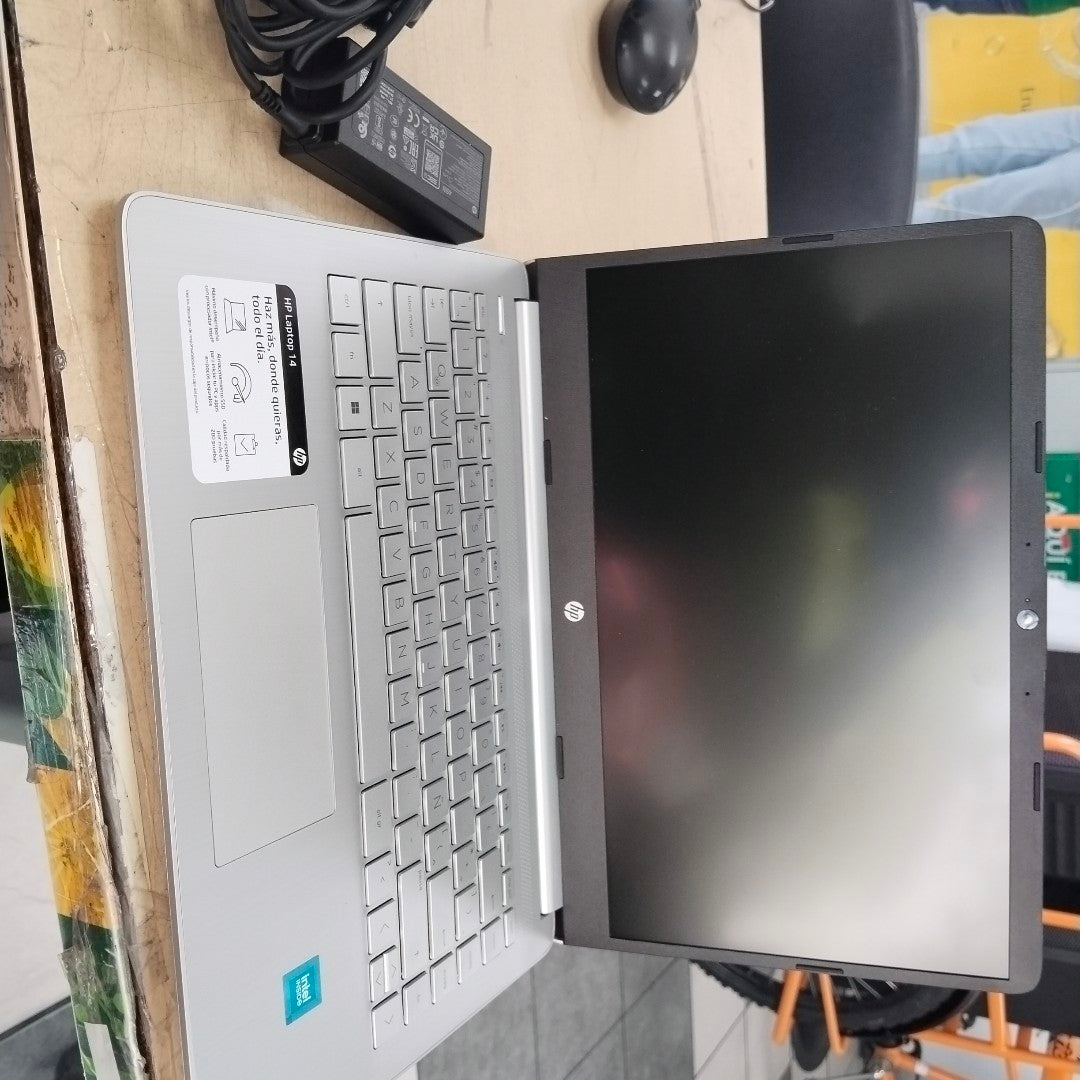 LAPTOP HP 14-DQ0532LA (2024) 128 GB SSD 4 GB RAM (SEMINUEVO)