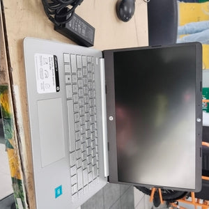 LAPTOP HP 14-DQ0532LA (2024) 128 GB SSD 4 GB RAM (SEMINUEVO)