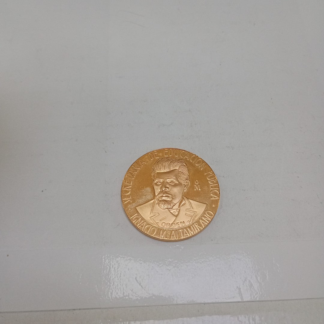 MEDALLA CONMEMORATIVA ORO 21 K 41.9 GRMS (SEMINUEVO)
