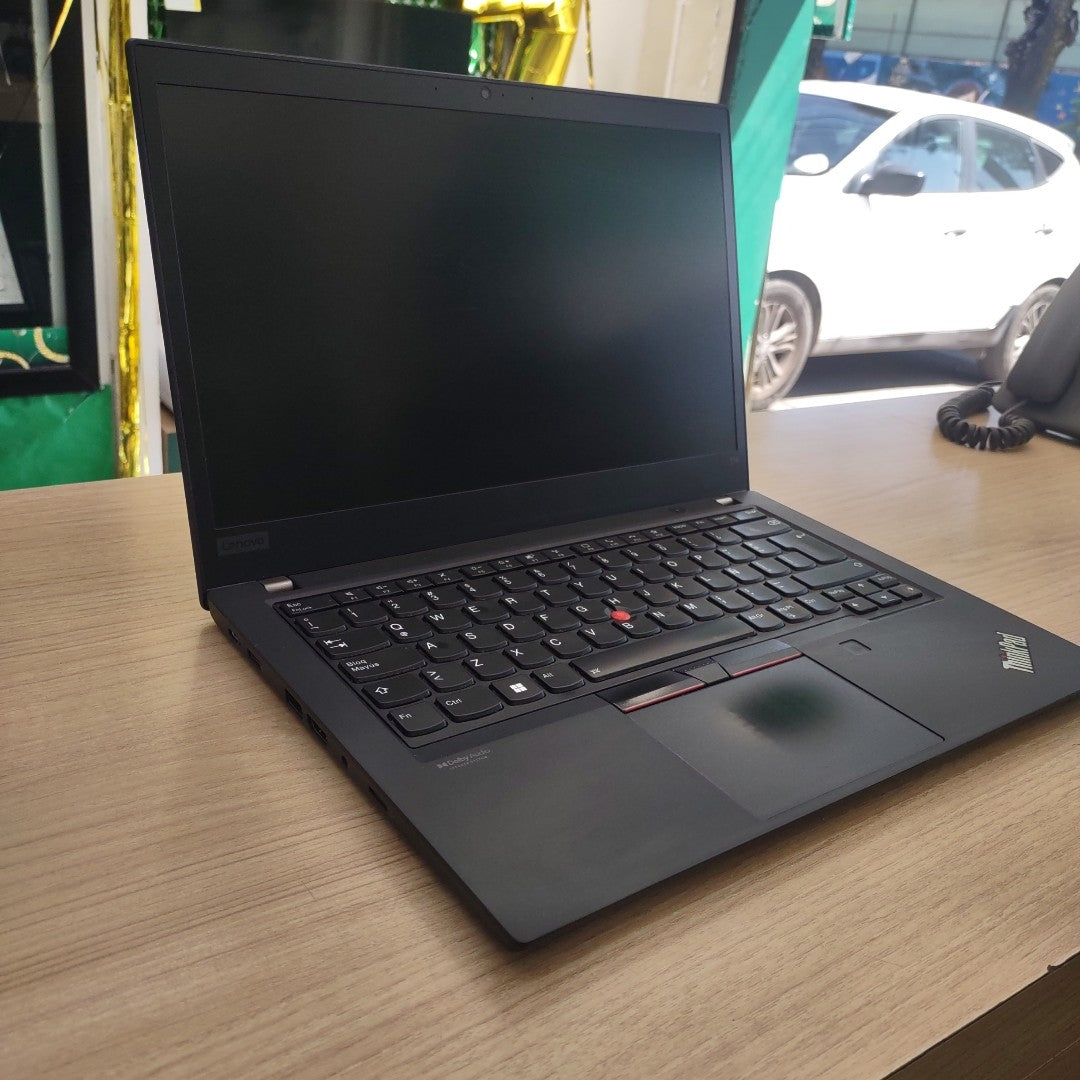 LAPTOP LENOVO THINKPAD T14 GEN 2 (2023) 512 GB SSD 16 GB RAM (SEMINUEVO)
