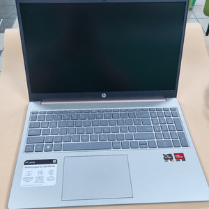 LAPTOP HP 15-FC0068LA (2024) 512 GB SSD 8 GB RAM (SEMINUEVO)