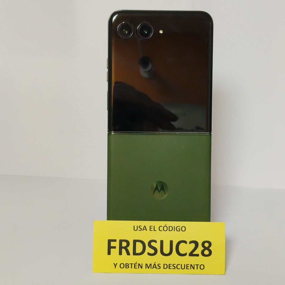 CELULAR MOTOROLA RAZR 50 ULTRA XT2451-3 (2024) 512 GB 12 GB RAM (SEMINUEVO)