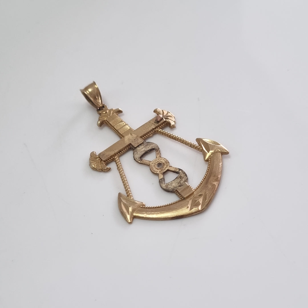 CRISTO EN ANCLA ORO 10 K 2.1 GRMS (SEMINUEVO)
