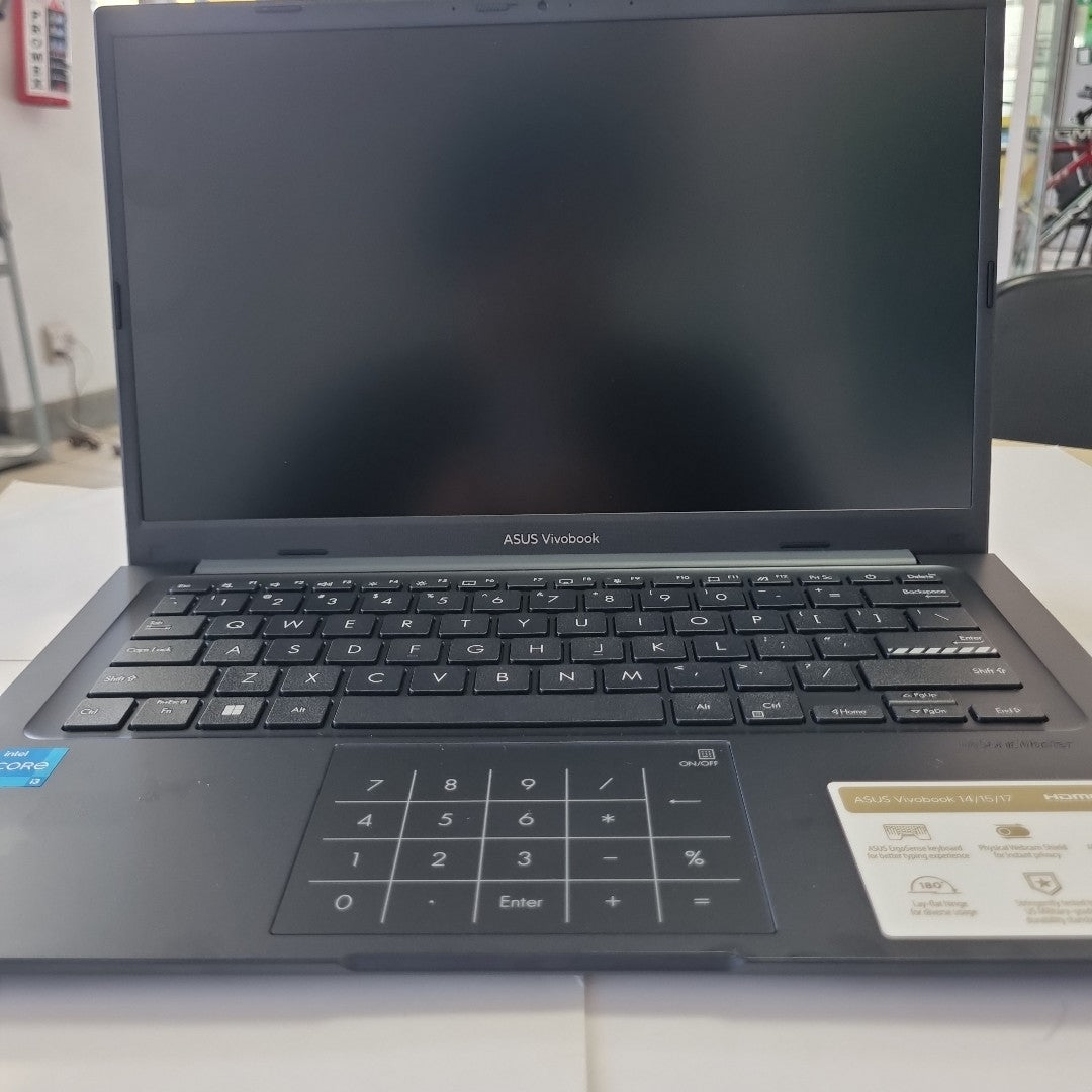 LAPTOP ASUS X1404VA-I38128 (2024) 128 GB SSD 8 GB RAM (SEMINUEVO)