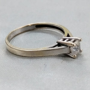 SOLITARIO ORO, ORO BLANCO 14 K 2 GRMS (SEMINUEVO)