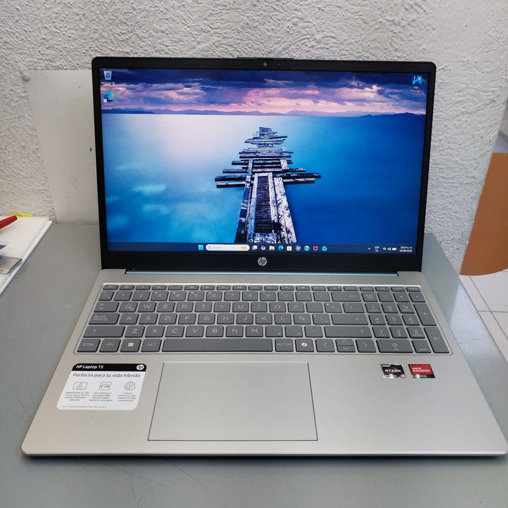 LAPTOP HP 15-FC0230LA (2025) 512 GB SSD 8 GB RAM (SEMINUEVO)
