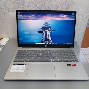 LAPTOP HP 15-FC0230LA (2025) 512 GB SSD 8 GB RAM (SEMINUEVO)