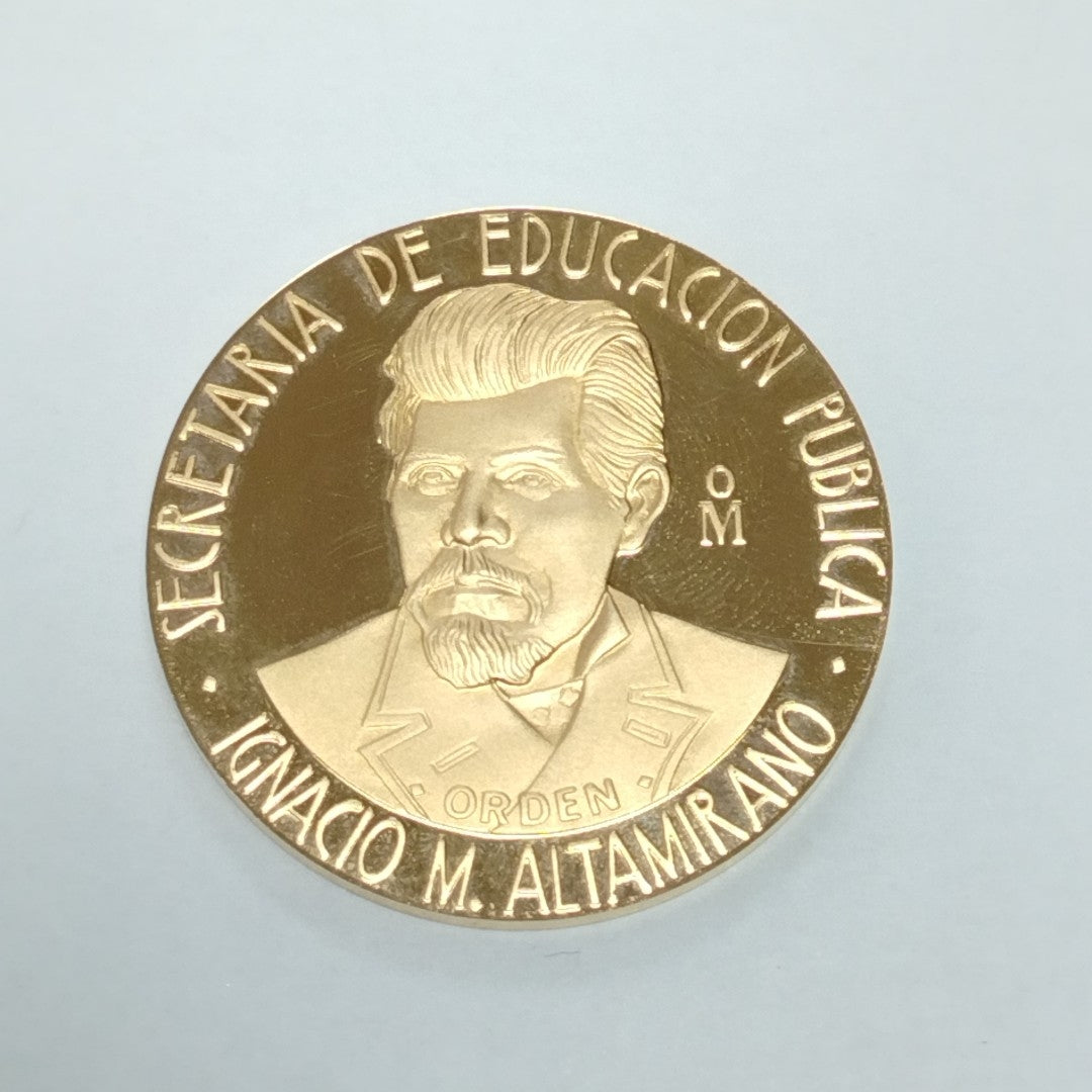 MEDALLA CONMEMORATIVA ORO 21 K 42 GRMS (SEMINUEVO)