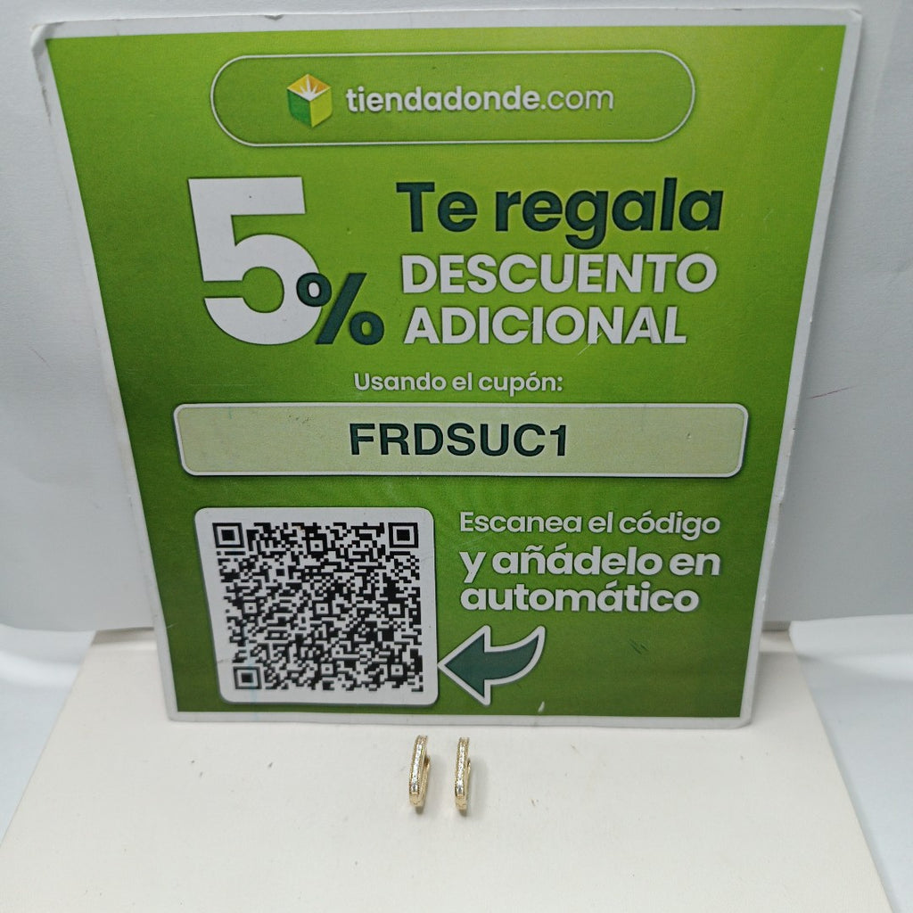 ARETES HUGGIES OVALADA C CIRCONIAS 14K 2.4 GR (NUEVO)