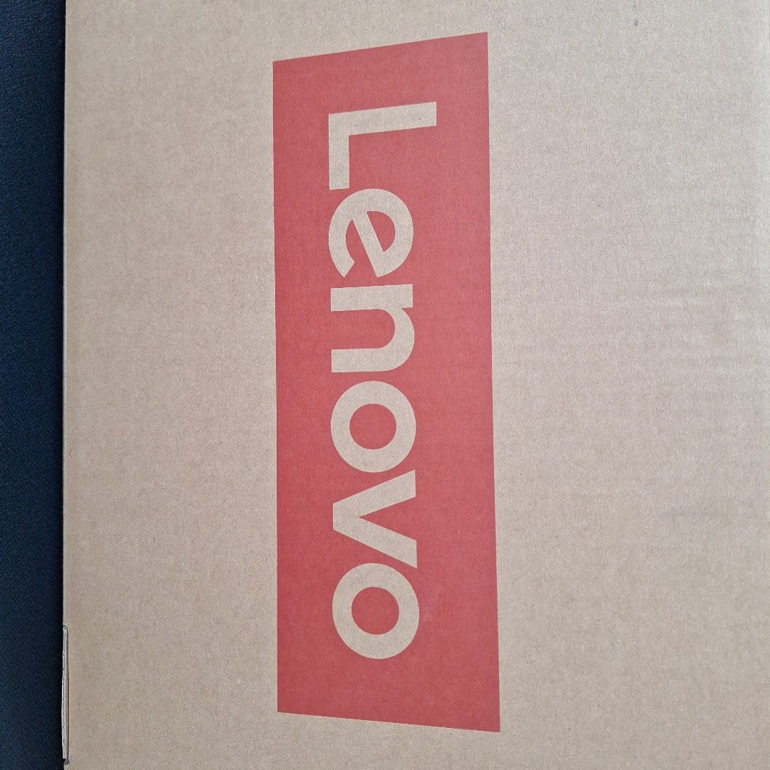 LAPTOP LENOVO IDEAPAD SLIM 3 15IRH10 (2025) 1 TB SSD 24 GB RAM (SEMINUEVO)