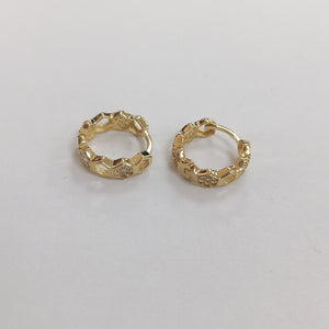 ARETES HUGGIES HEXAGONALES C CIRCONIAS 14K 2.5 GR (NUEVO)