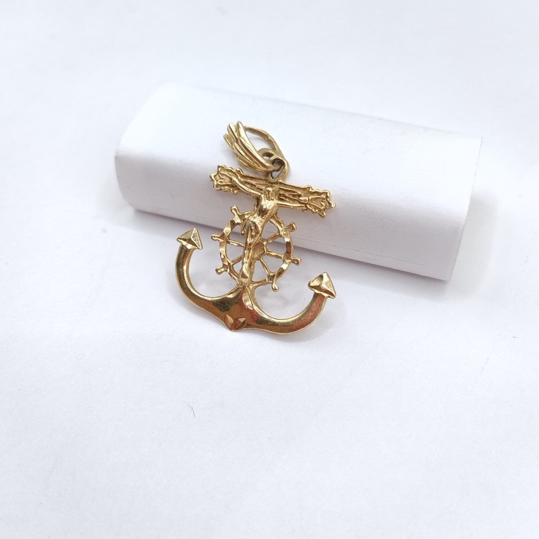 CRISTO EN ANCLA ORO 14 K 3.6 GRMS (SEMINUEVO)