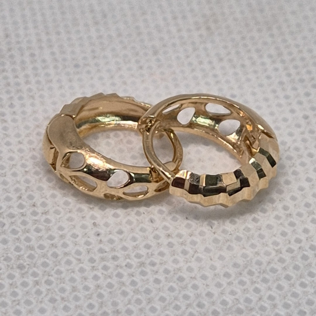 HUGGIES ORO 14K 2.1 (NUEVO)