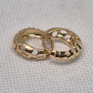 HUGGIES ORO 14K 2.1 (NUEVO)