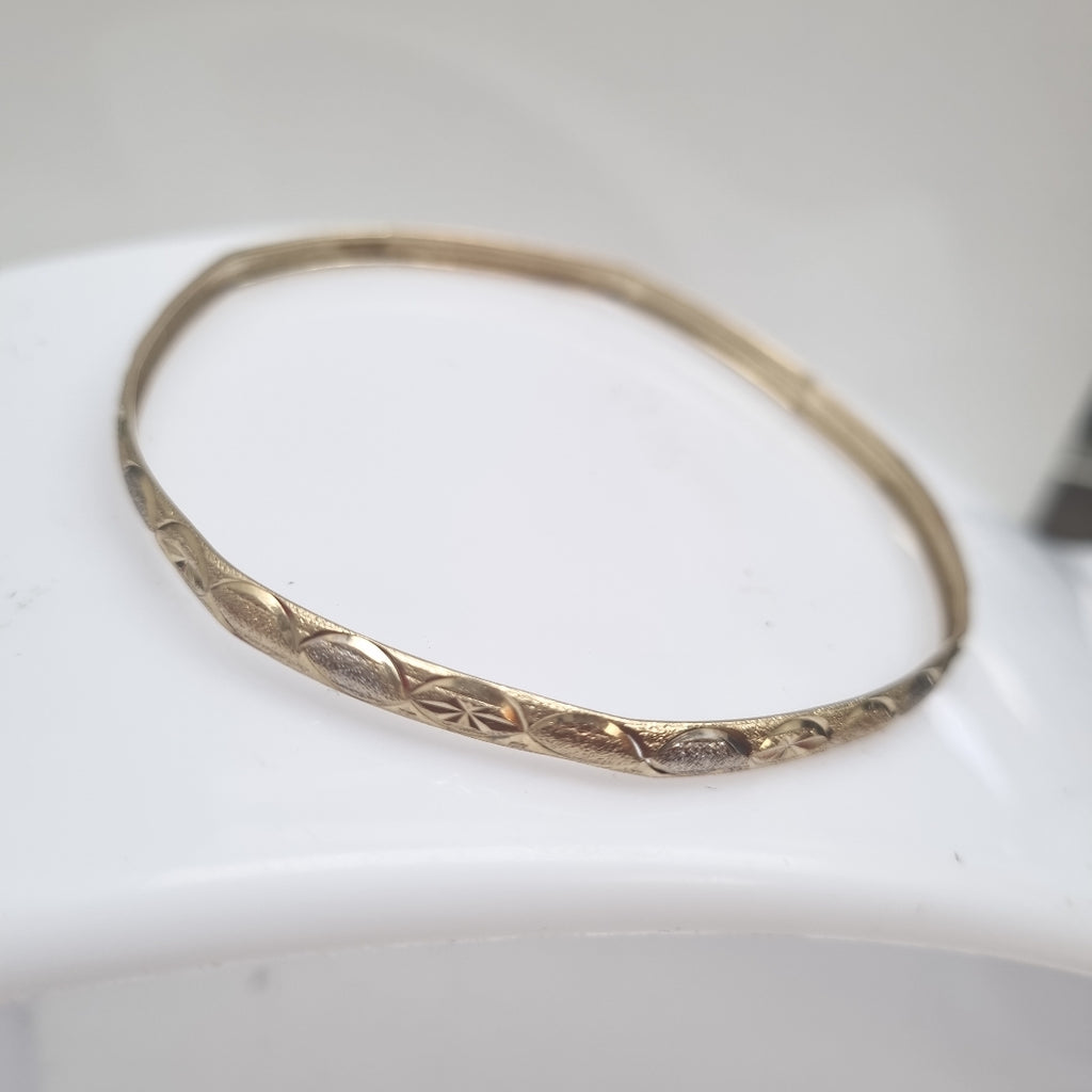PULSERA RIGIDA ORO 10 K 4.3 GRMS (SEMINUEVO)