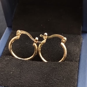 ARETES ARRACADAS ESTRIADAS 14K 1.4 GR (NUEVO)