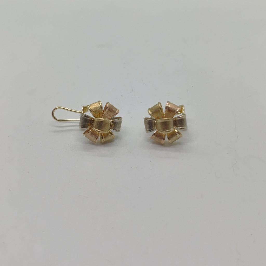 ARETES PAR ORO COMBINADO 14 K 3.5 GRMS (SEMINUEVO)