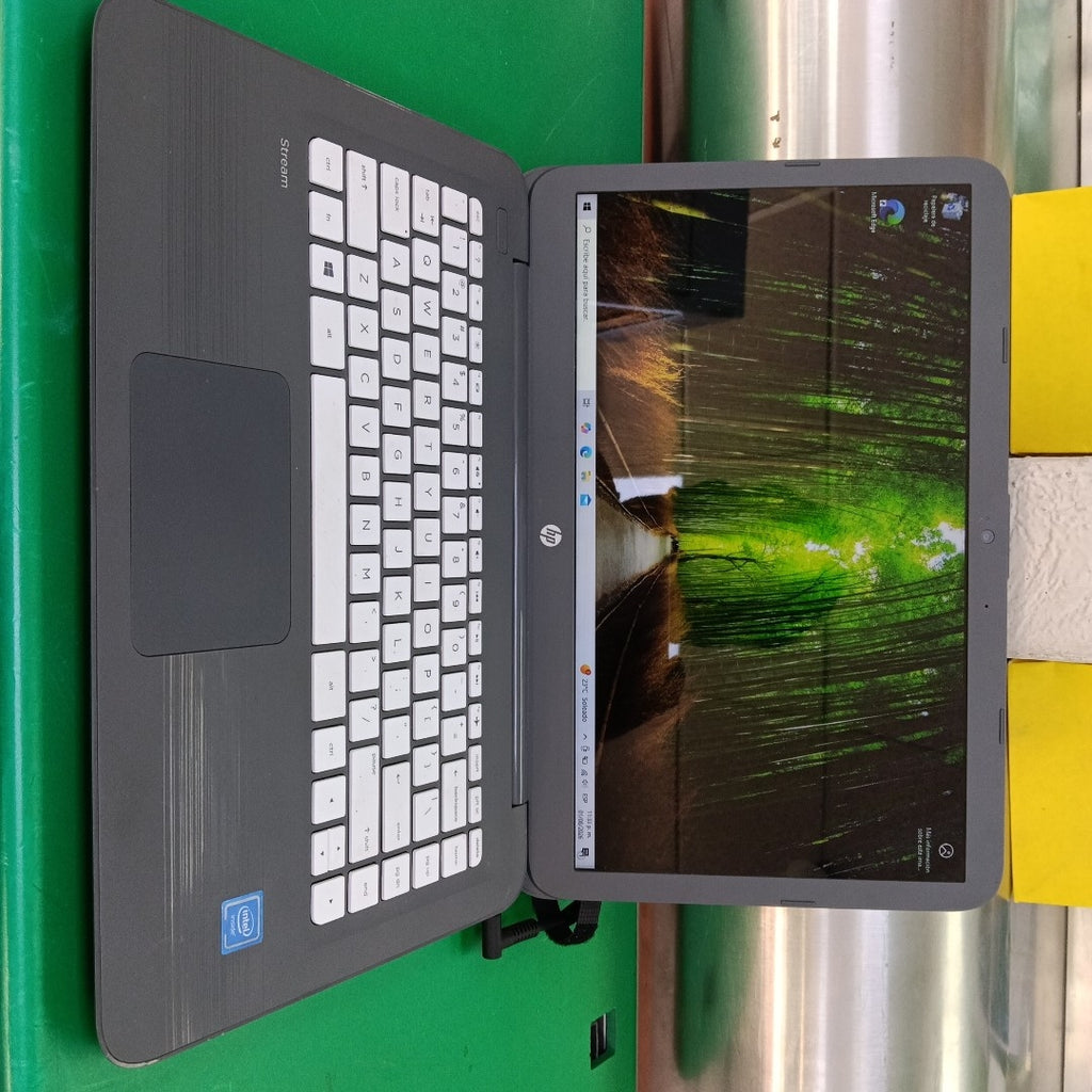 LAPTOP HP STREAM 14-CF2112WM (2024) 64 GB SSD 4 GB RAM (SEMINUEVO)