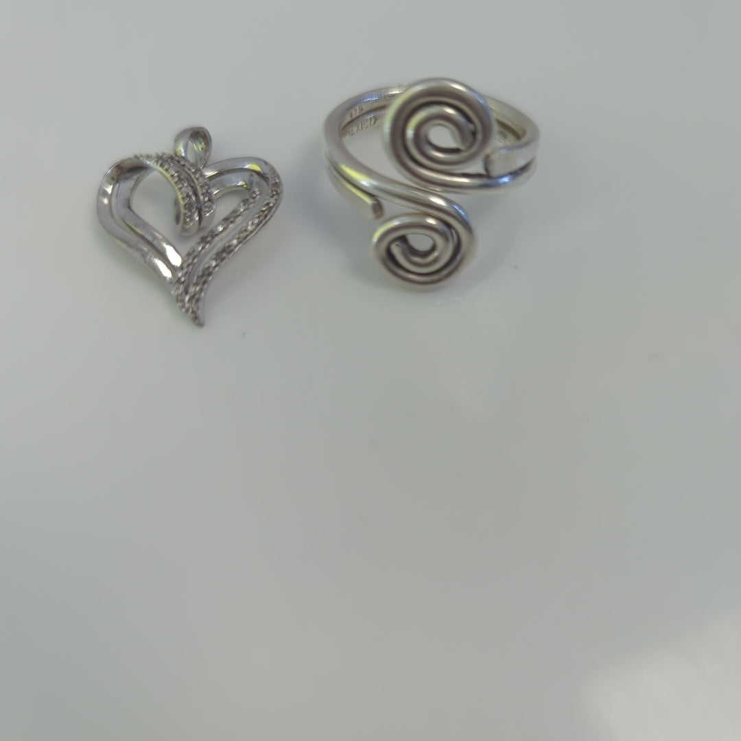 ANILLO, DIJE PLATA 8.8 GRMS (SEMINUEVO)
