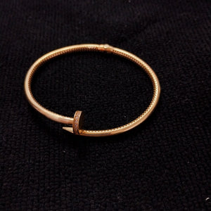PULSERA RIGIDA ORO 10 K 9.1 GRMS (SEMINUEVO)